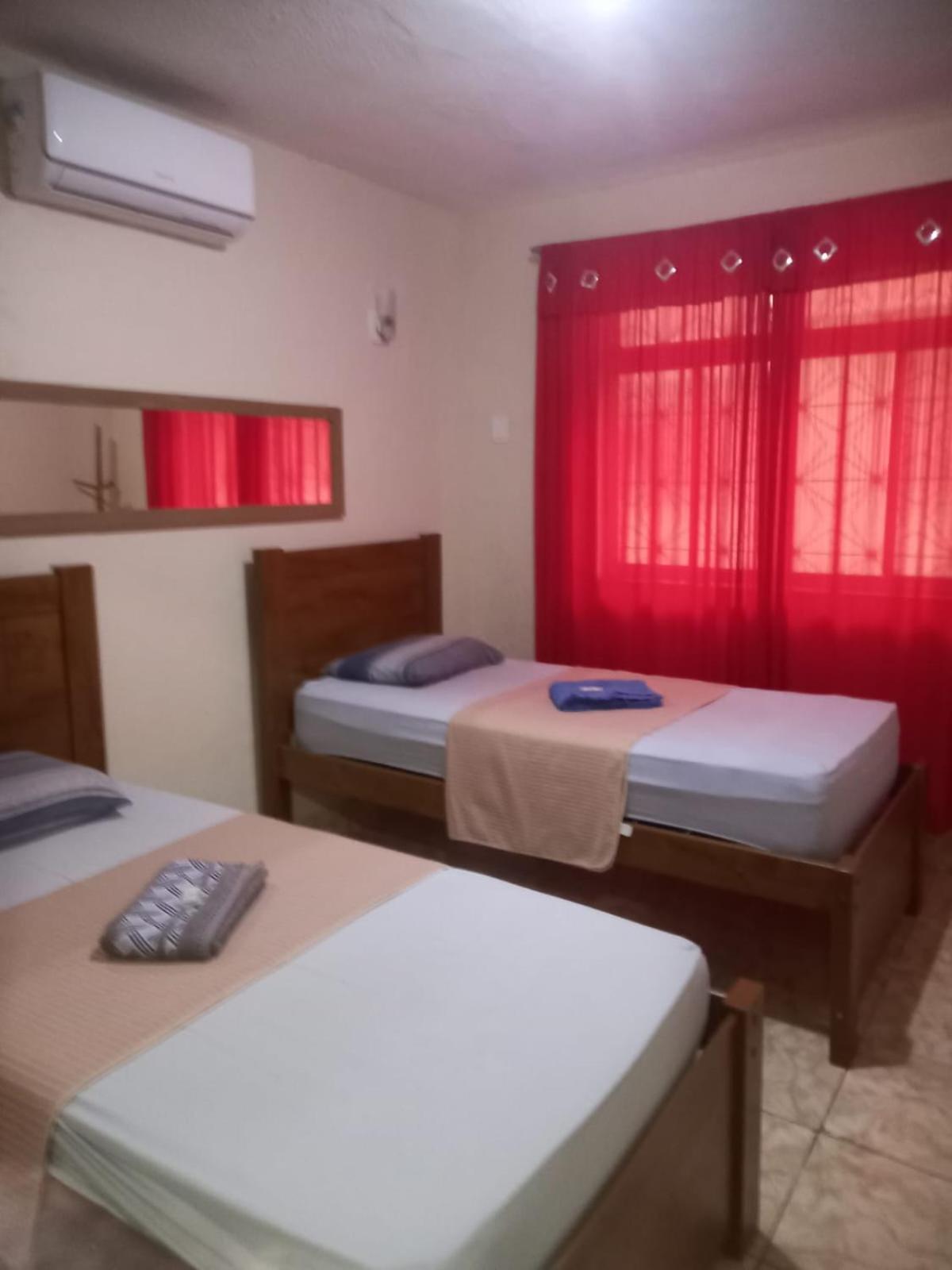 Quartos Em Casa In Caxias Da Paraiso Дуки ди Кашиас Екстериор снимка
